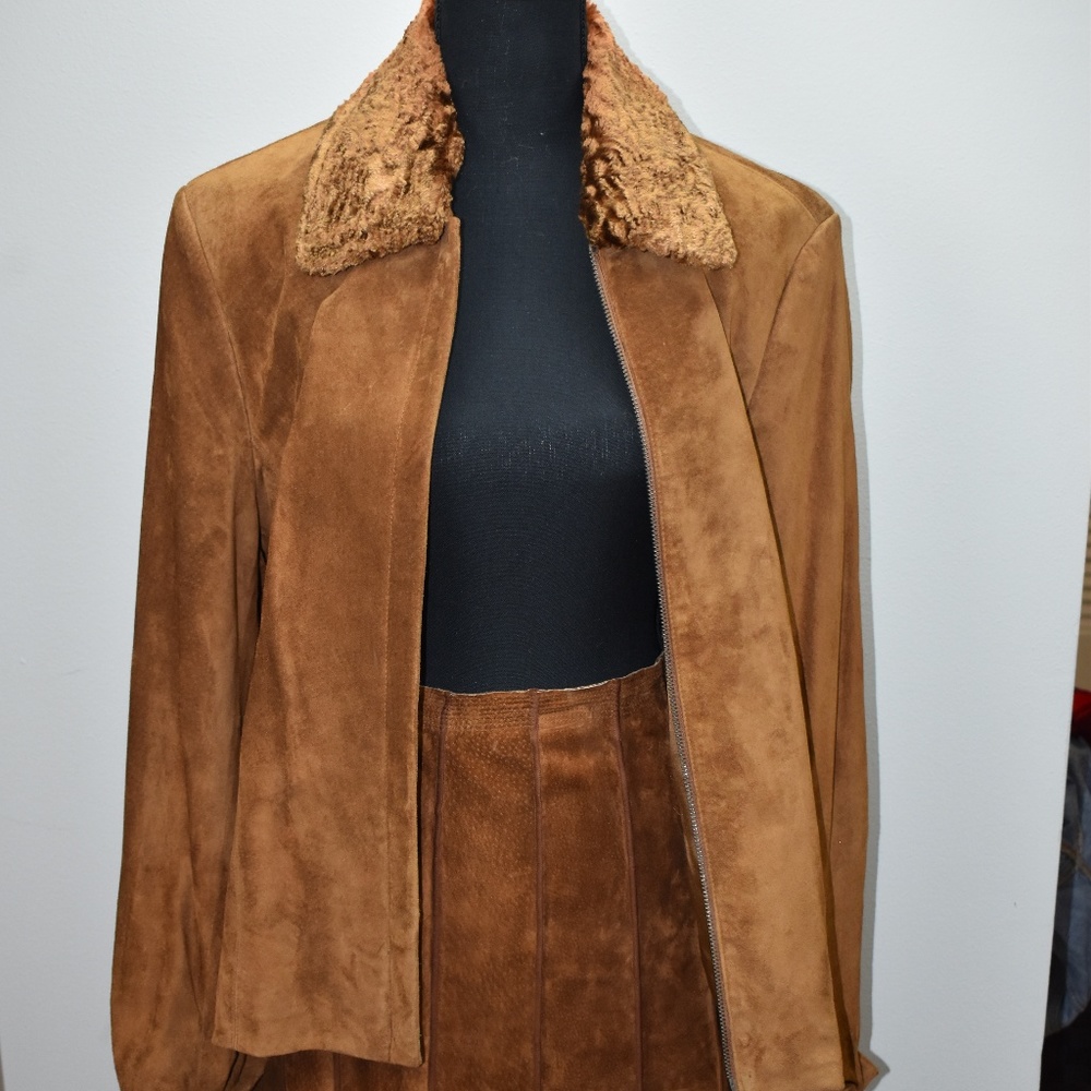 100% Leather Jacket w/ Faux Fur Collar - XL